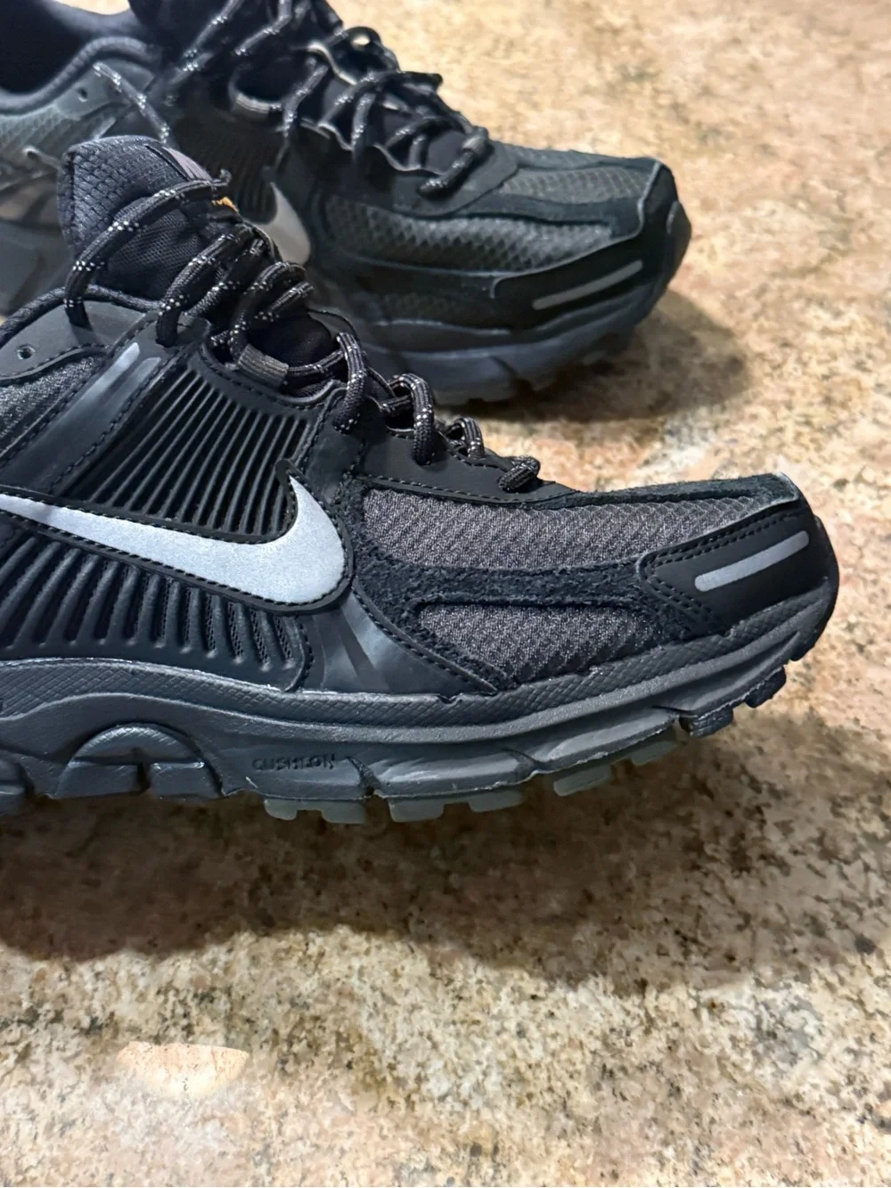 Nike Men’s Vomero 5 Black Sequoia HV2527-001 SIZE 9